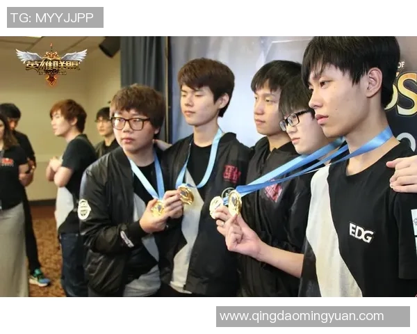 EDG在高校联赛中的表现分析与状态评估探讨 EDG在高校联赛中的表现分析与状态评估探讨